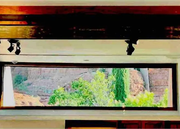 Guest With Up Close Chapel And Red Rock Views *