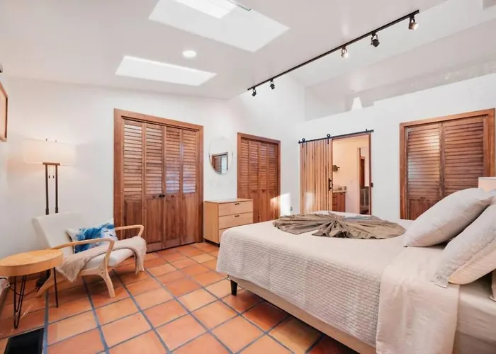 Apartment Guest With Up Close Chapel And Red Rock Views *