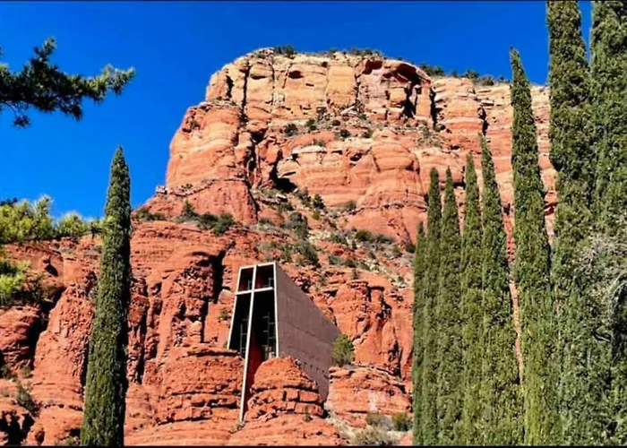 Guest With Up Close Chapel And Red Rock Views Apartment