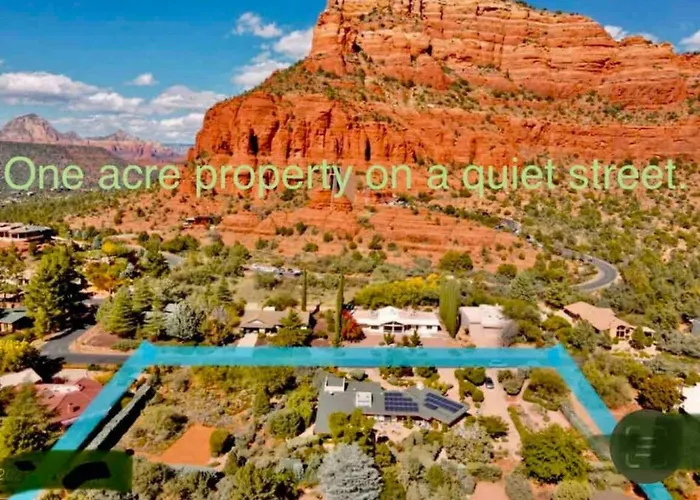 Apartment Guest With Up Close Chapel And Red Rock Views